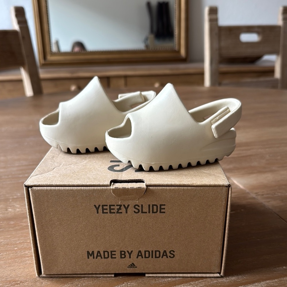 Yeezy Infant Slide Bone